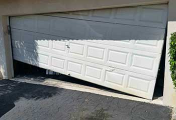 Garage Door Off Track | Minnetonka